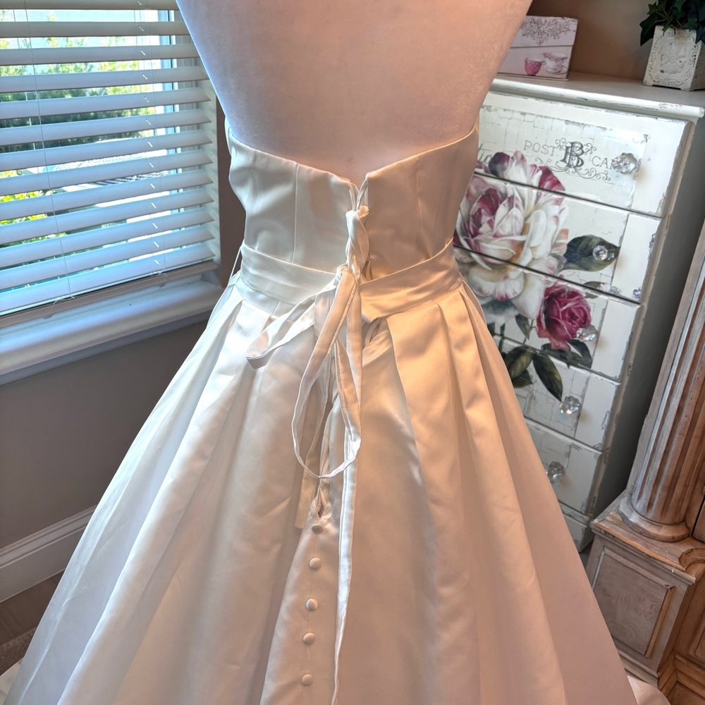 NEW Satin Wedding Dress 2 Piece Wedding Dress with Jacket NWOT Size M/8 - Picture 12 of 16